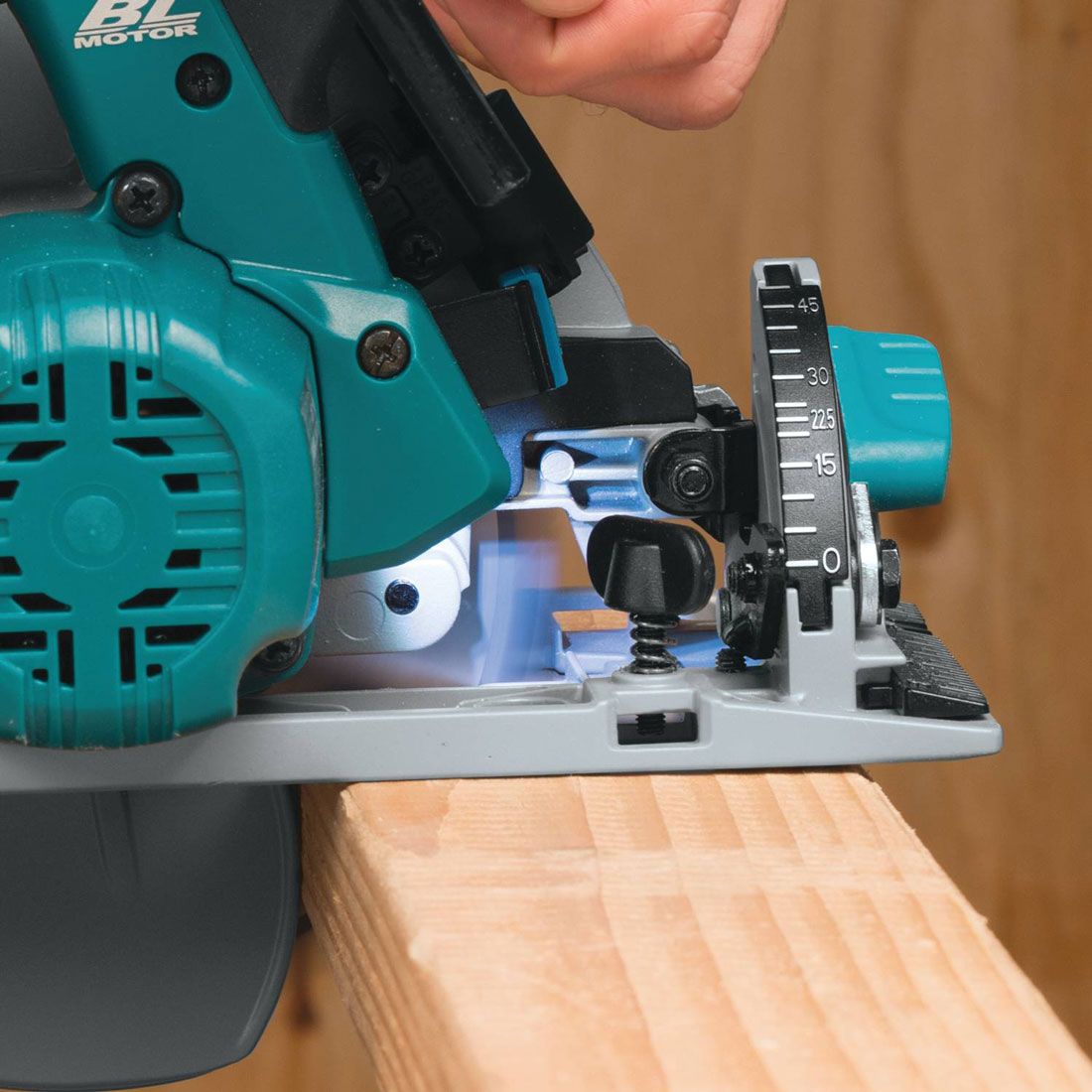 Makita DHS680ZJ 18v LXT bürstenlos Handkreissäge 165mm ohne Akku und Ladegerät In Makpac Transportkoffer